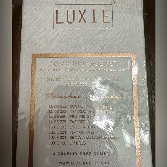 Luxie Complete Face Set of brushes - brand new! - Picture 3 of 5